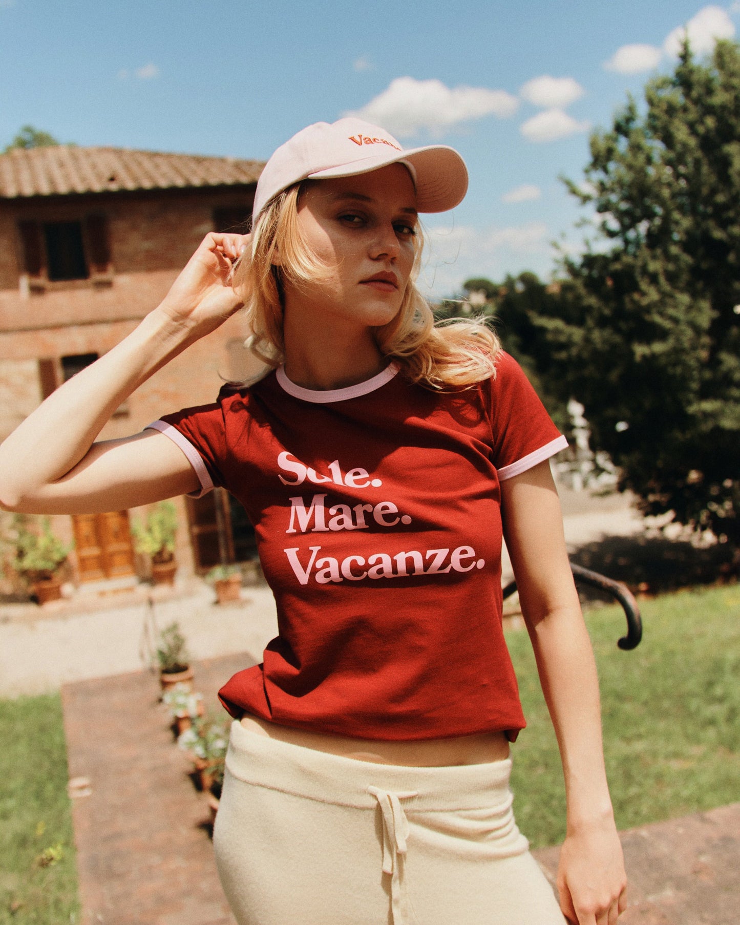 Bordo & pink vintage Sole Mare Vacanze t-shirt. Ciao Italia retro vibe, since 2015. La dolce vita. Vacanze Italiane.