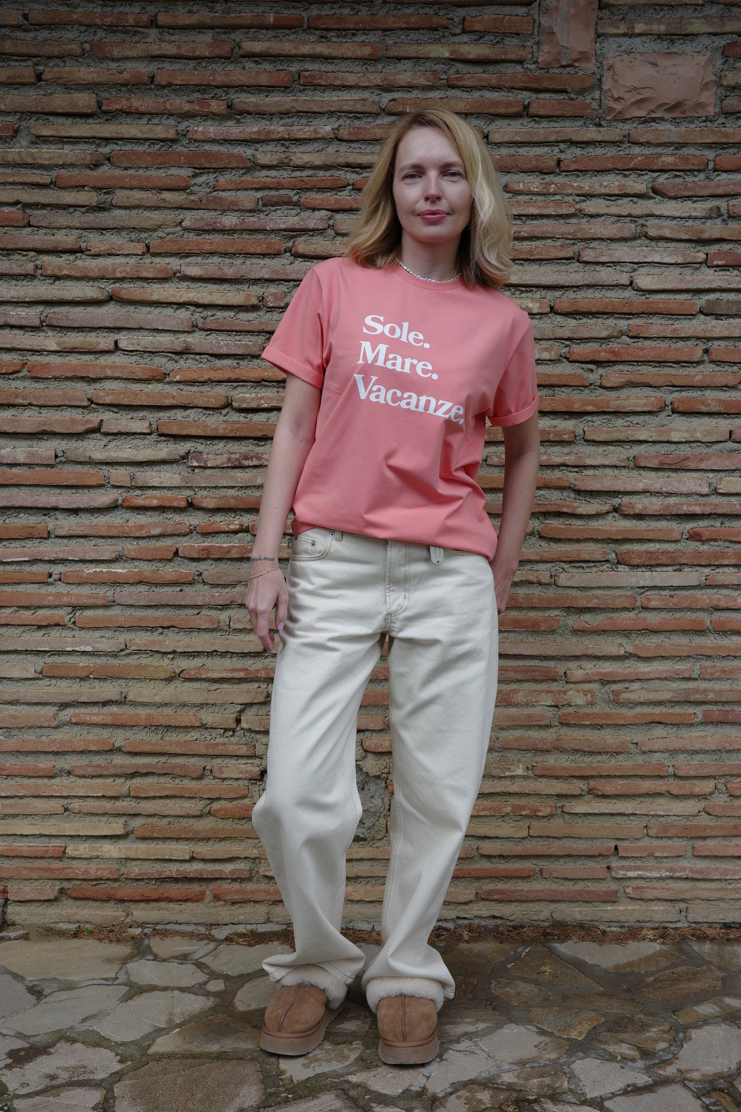 Coral tee Sole Mare Vacanze. Wear with cream jeans. Summer wardrobe ideas. 
